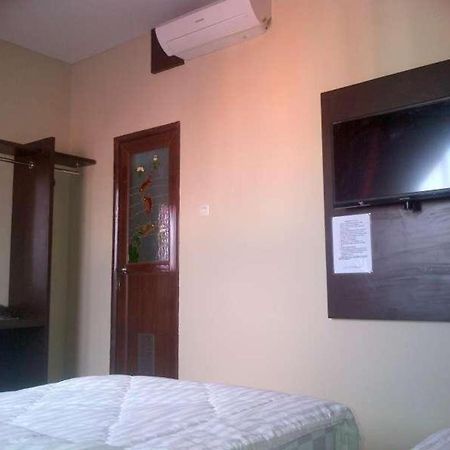 Erin Int Hotel Makassar Esterno foto