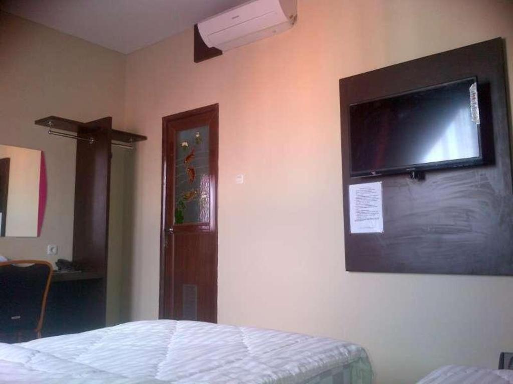 Erin Int Hotel Makassar Esterno foto