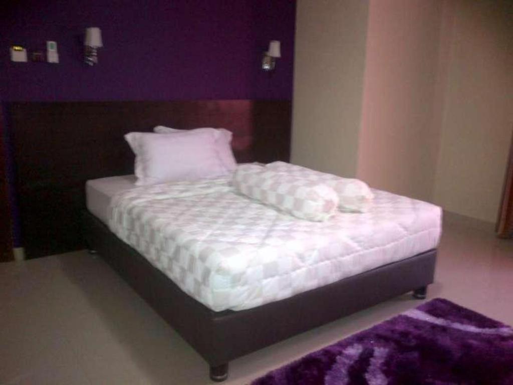 Erin Int Hotel Makassar Esterno foto