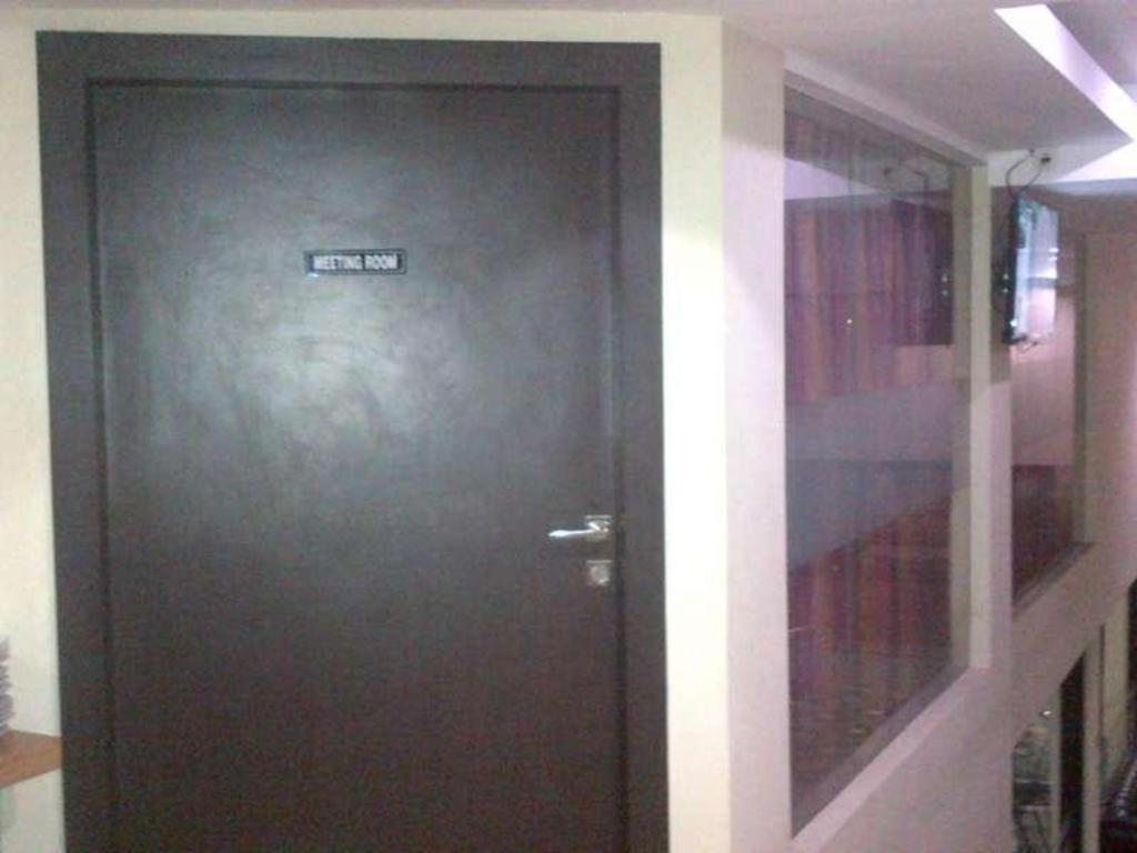 Erin Int Hotel Makassar Esterno foto