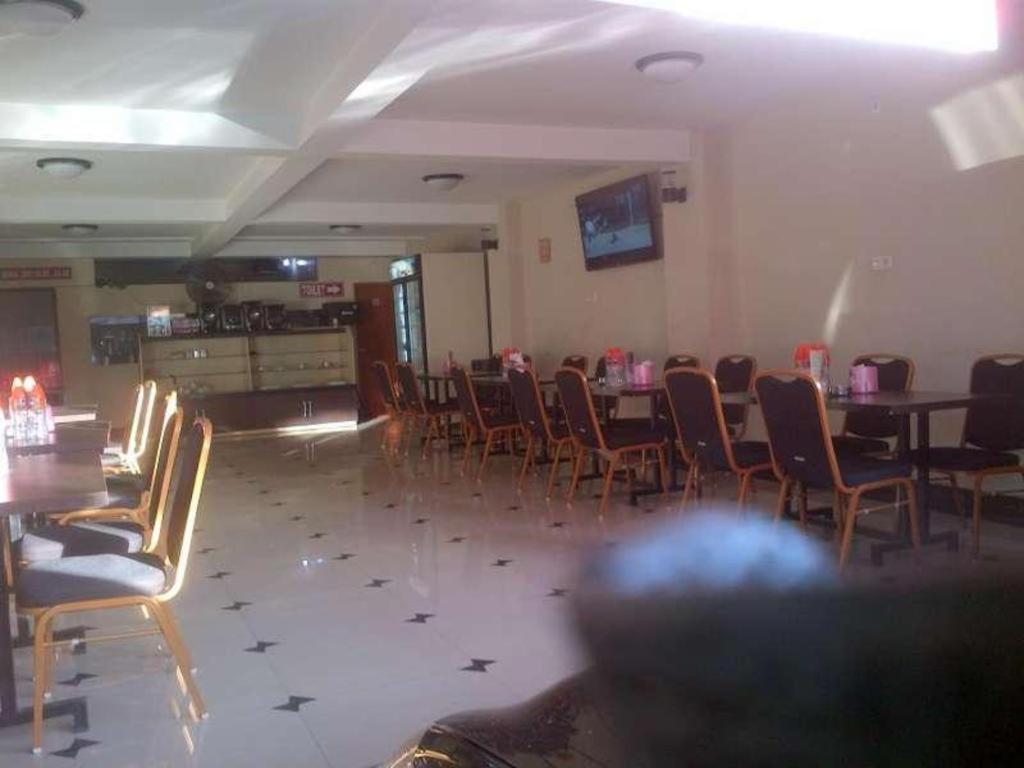 Erin Int Hotel Makassar Esterno foto