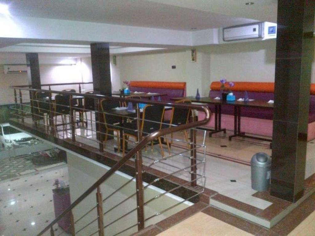 Erin Int Hotel Makassar Esterno foto
